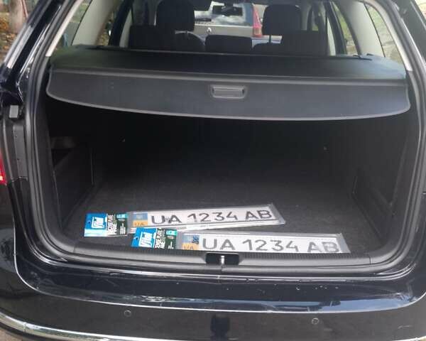 Черный Фольксваген Пассат, объемом двигателя 1.6 л и пробегом 228 тыс. км за 14000 $, фото 4 на Automoto.ua