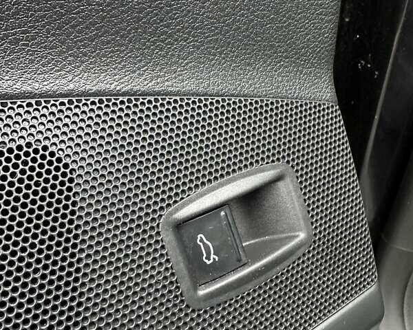 Черный Фольксваген Пассат, объемом двигателя 1.6 л и пробегом 245 тыс. км за 11999 $, фото 22 на Automoto.ua