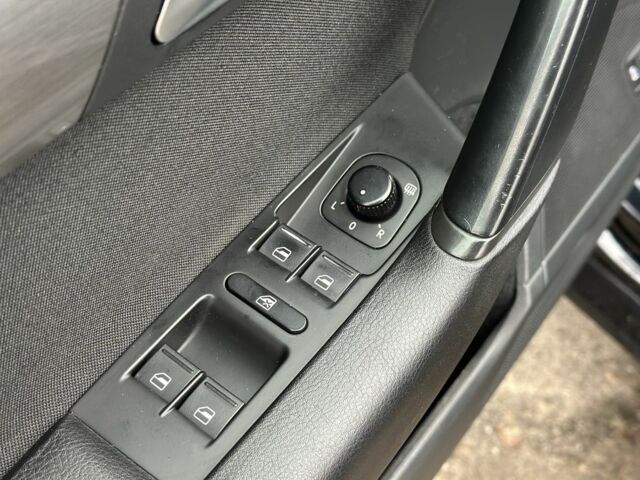 Черный Фольксваген Пассат, объемом двигателя 2 л и пробегом 253 тыс. км за 10700 $, фото 17 на Automoto.ua