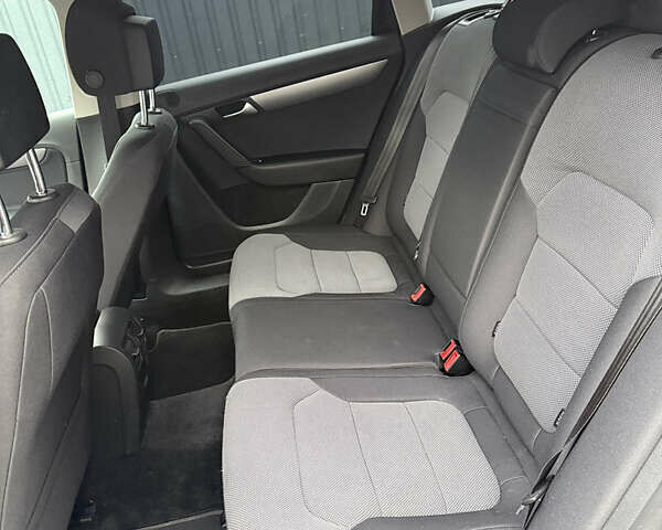 Чорний Фольксваген Пассат, об'ємом двигуна 2 л та пробігом 230 тис. км за 12300 $, фото 33 на Automoto.ua