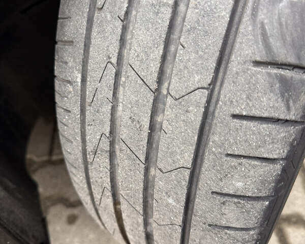 Черный Фольксваген Пассат, объемом двигателя 1.97 л и пробегом 299 тыс. км за 10800 $, фото 11 на Automoto.ua