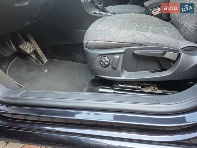 Черный Фольксваген Пассат, объемом двигателя 1.97 л и пробегом 294 тыс. км за 12000 $, фото 12 на Automoto.ua