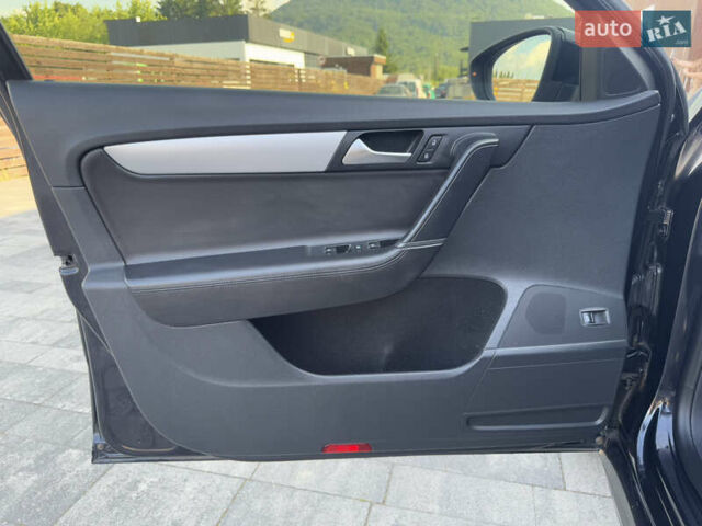 Черный Фольксваген Пассат, объемом двигателя 2 л и пробегом 258 тыс. км за 13500 $, фото 21 на Automoto.ua