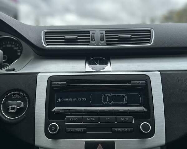 Черный Фольксваген Пассат, объемом двигателя 1.6 л и пробегом 245 тыс. км за 11999 $, фото 44 на Automoto.ua