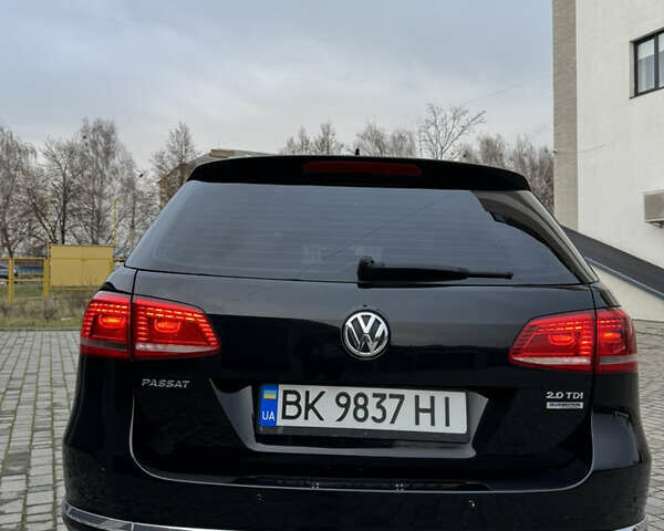 Черный Фольксваген Пассат, объемом двигателя 1.97 л и пробегом 300 тыс. км за 11800 $, фото 7 на Automoto.ua