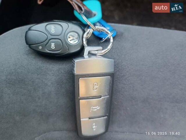 Черный Фольксваген Пассат, объемом двигателя 1.6 л и пробегом 257 тыс. км за 9200 $, фото 9 на Automoto.ua