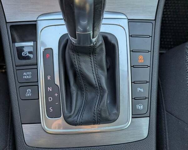 Чорний Фольксваген Пассат, об'ємом двигуна 1.97 л та пробігом 258 тис. км за 13000 $, фото 10 на Automoto.ua