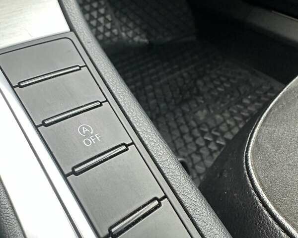 Черный Фольксваген Пассат, объемом двигателя 1.6 л и пробегом 245 тыс. км за 11999 $, фото 37 на Automoto.ua