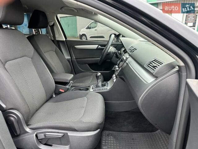 Черный Фольксваген Пассат, объемом двигателя 2 л и пробегом 336 тыс. км за 9990 $, фото 25 на Automoto.ua