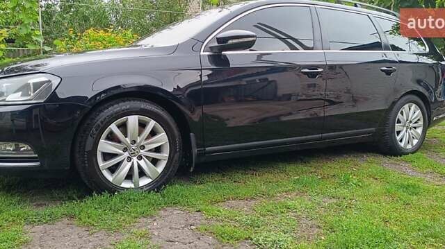 Черный Фольксваген Пассат, объемом двигателя 1.97 л и пробегом 251 тыс. км за 12999 $, фото 5 на Automoto.ua
