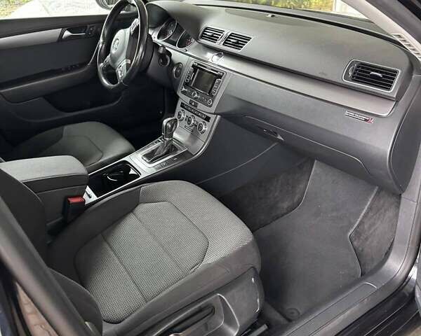 Черный Фольксваген Пассат, объемом двигателя 1.6 л и пробегом 228 тыс. км за 14000 $, фото 12 на Automoto.ua