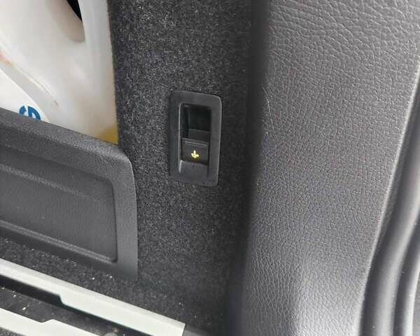 Черный Фольксваген Пассат, объемом двигателя 2 л и пробегом 221 тыс. км за 15850 $, фото 20 на Automoto.ua