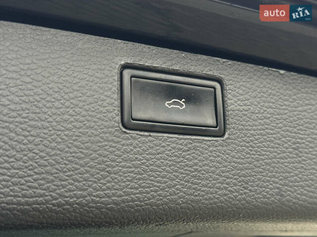 Чорний Фольксваген Пассат, об'ємом двигуна 2 л та пробігом 249 тис. км за 13200 $, фото 24 на Automoto.ua