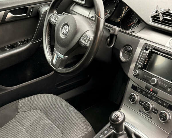 Чорний Фольксваген Пассат, об'ємом двигуна 1.97 л та пробігом 280 тис. км за 10700 $, фото 16 на Automoto.ua