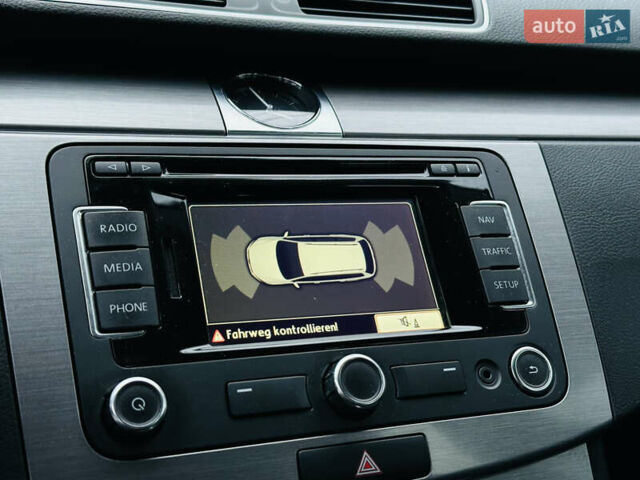 Чорний Фольксваген Пассат, об'ємом двигуна 2 л та пробігом 190 тис. км за 11500 $, фото 31 на Automoto.ua