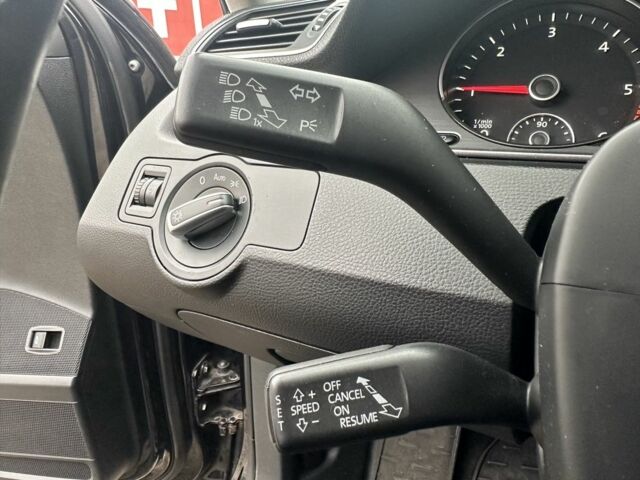 Черный Фольксваген Пассат, объемом двигателя 2 л и пробегом 253 тыс. км за 10700 $, фото 19 на Automoto.ua