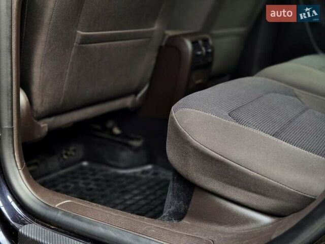 Черный Фольксваген Пассат, объемом двигателя 1.6 л и пробегом 195 тыс. км за 9700 $, фото 56 на Automoto.ua