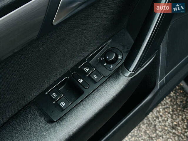 Чорний Фольксваген Пассат, об'ємом двигуна 2 л та пробігом 190 тис. км за 11500 $, фото 26 на Automoto.ua
