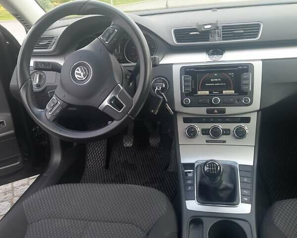 Черный Фольксваген Пассат, объемом двигателя 1.6 л и пробегом 157 тыс. км за 11500 $, фото 20 на Automoto.ua