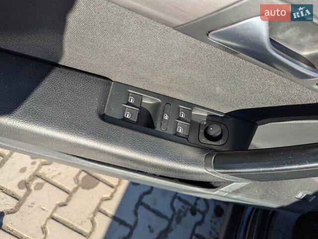 Чорний Фольксваген Пассат, об'ємом двигуна 1.97 л та пробігом 258 тис. км за 13000 $, фото 11 на Automoto.ua