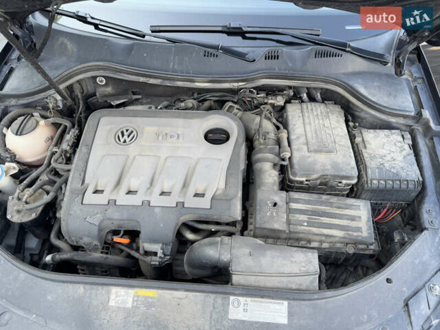 Черный Фольксваген Пассат, объемом двигателя 2 л и пробегом 258 тыс. км за 13500 $, фото 30 на Automoto.ua