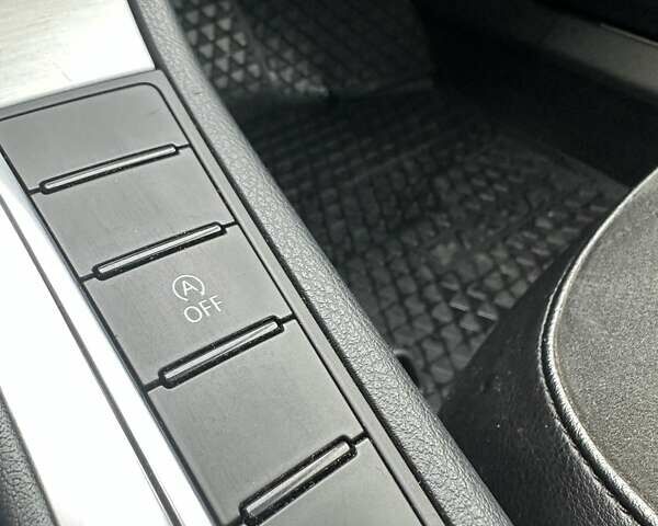 Черный Фольксваген Пассат, объемом двигателя 1.6 л и пробегом 245 тыс. км за 11999 $, фото 34 на Automoto.ua