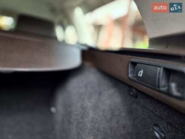 Черный Фольксваген Пассат, объемом двигателя 1.6 л и пробегом 195 тыс. км за 9700 $, фото 39 на Automoto.ua