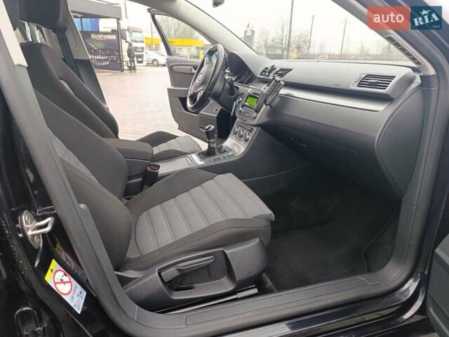 Черный Фольксваген Пассат, объемом двигателя 1.97 л и пробегом 270 тыс. км за 10700 $, фото 25 на Automoto.ua