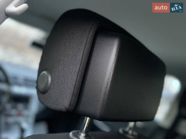 Черный Фольксваген Пассат, объемом двигателя 1.6 л и пробегом 213 тыс. км за 11900 $, фото 86 на Automoto.ua