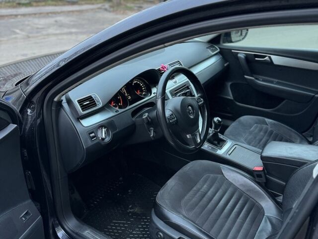 Чорний Фольксваген Пассат, об'ємом двигуна 1.6 л та пробігом 280 тис. км за 5200 $, фото 12 на Automoto.ua