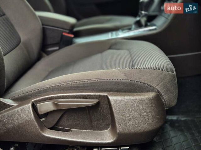 Черный Фольксваген Пассат, объемом двигателя 1.6 л и пробегом 195 тыс. км за 9700 $, фото 71 на Automoto.ua