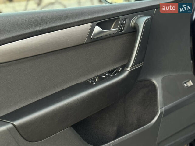 Черный Фольксваген Пассат, объемом двигателя 1.6 л и пробегом 213 тыс. км за 11900 $, фото 32 на Automoto.ua