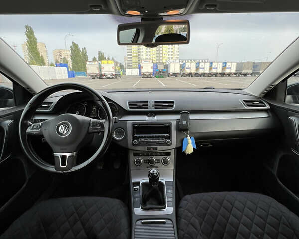 Чорний Фольксваген Пассат, об'ємом двигуна 1.6 л та пробігом 265 тис. км за 11600 $, фото 12 на Automoto.ua