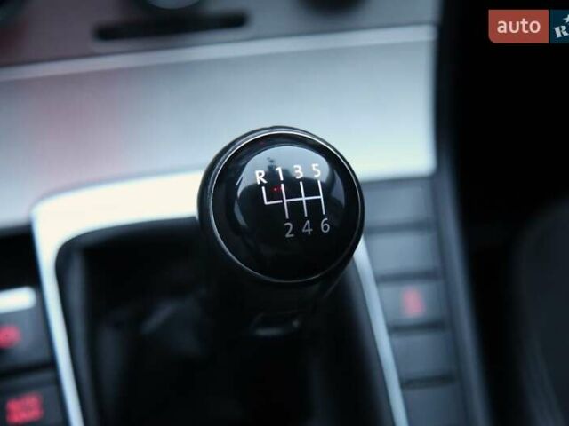 Черный Фольксваген Пассат, объемом двигателя 1.6 л и пробегом 262 тыс. км за 8800 $, фото 17 на Automoto.ua