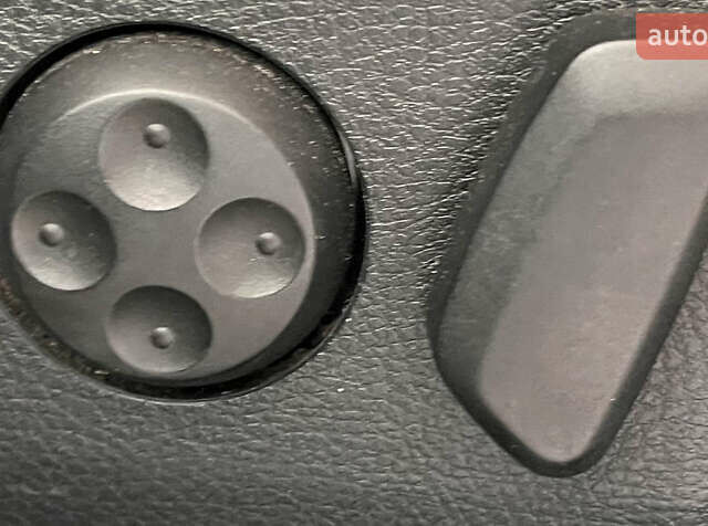 Чорний Фольксваген Пассат, об'ємом двигуна 1.97 л та пробігом 321 тис. км за 10750 $, фото 6 на Automoto.ua