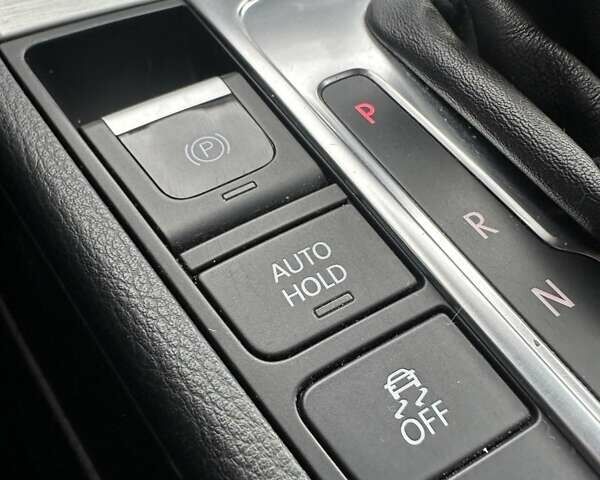 Чорний Фольксваген Пассат, об'ємом двигуна 1.6 л та пробігом 245 тис. км за 11999 $, фото 36 на Automoto.ua