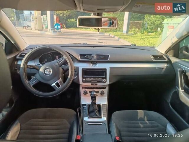 Черный Фольксваген Пассат, объемом двигателя 1.6 л и пробегом 257 тыс. км за 9200 $, фото 11 на Automoto.ua