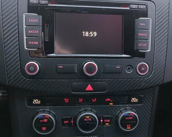 Черный Фольксваген Пассат, объемом двигателя 1.6 л и пробегом 270 тыс. км за 11000 $, фото 15 на Automoto.ua