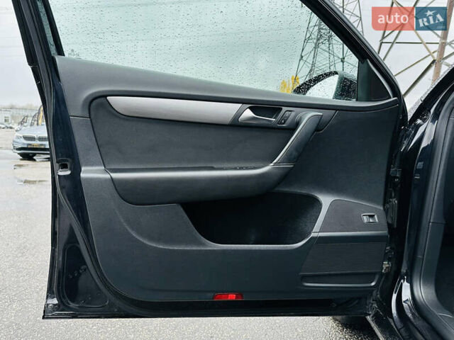 Чорний Фольксваген Пассат, об'ємом двигуна 2 л та пробігом 190 тис. км за 11500 $, фото 15 на Automoto.ua