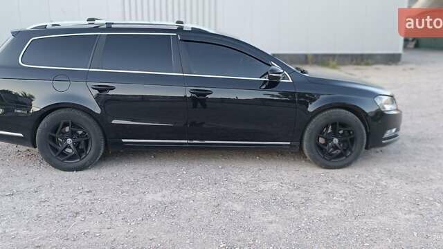 Черный Фольксваген Пассат, объемом двигателя 1.6 л и пробегом 270 тыс. км за 11000 $, фото 10 на Automoto.ua