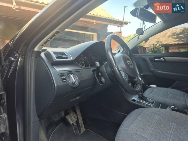 Черный Фольксваген Пассат, объемом двигателя 1.97 л и пробегом 294 тыс. км за 12000 $, фото 14 на Automoto.ua