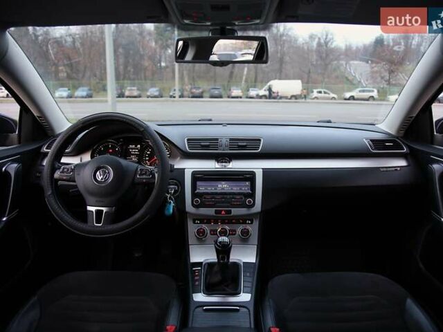 Черный Фольксваген Пассат, объемом двигателя 1.6 л и пробегом 262 тыс. км за 8800 $, фото 11 на Automoto.ua