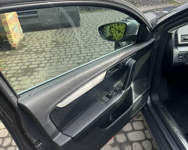 Чорний Фольксваген Пассат, об'ємом двигуна 1.97 л та пробігом 378 тис. км за 11700 $, фото 15 на Automoto.ua