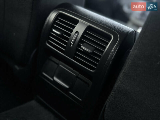 Черный Фольксваген Пассат, объемом двигателя 1.6 л и пробегом 213 тыс. км за 11900 $, фото 75 на Automoto.ua