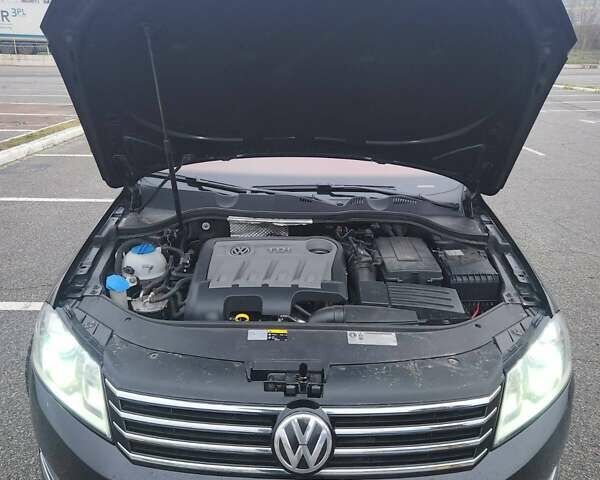 Черный Фольксваген Пассат, объемом двигателя 2 л и пробегом 221 тыс. км за 15850 $, фото 10 на Automoto.ua