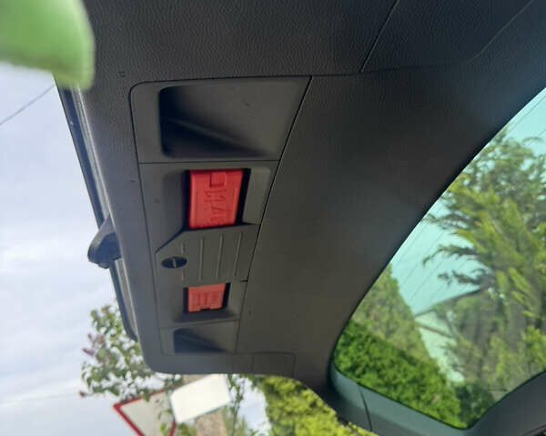 Чорний Фольксваген Пассат, об'ємом двигуна 1.97 л та пробігом 378 тис. км за 11700 $, фото 25 на Automoto.ua