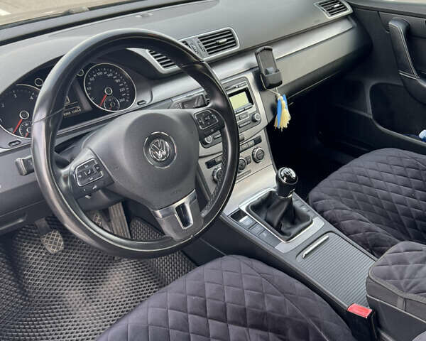 Чорний Фольксваген Пассат, об'ємом двигуна 1.6 л та пробігом 265 тис. км за 11600 $, фото 9 на Automoto.ua