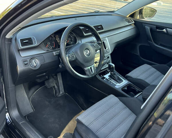 Черный Фольксваген Пассат, объемом двигателя 1.97 л и пробегом 290 тыс. км за 11300 $, фото 4 на Automoto.ua