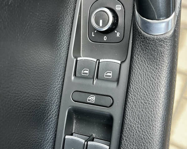 Черный Фольксваген Пассат, объемом двигателя 2 л и пробегом 315 тыс. км за 11500 $, фото 10 на Automoto.ua