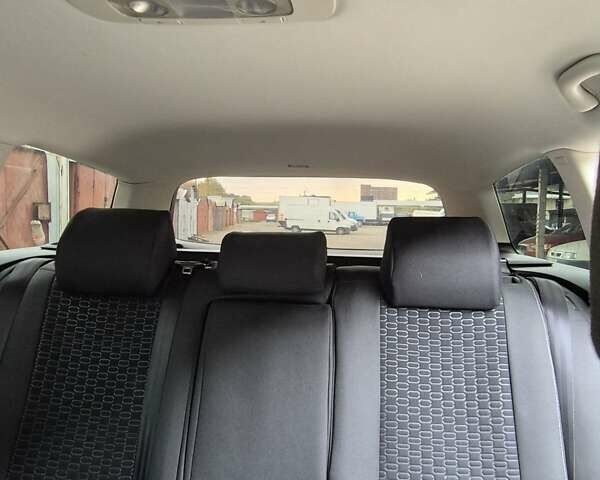 Черный Фольксваген Пассат, объемом двигателя 1.97 л и пробегом 302 тыс. км за 11599 $, фото 19 на Automoto.ua